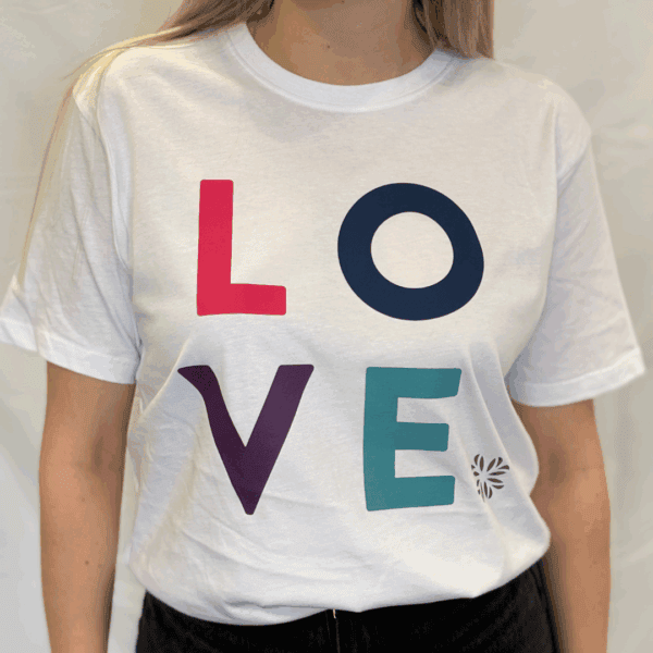 LOVE t-shirt - Image 3